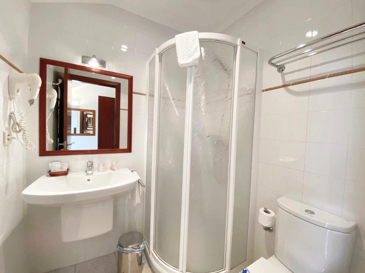 Hotel Entrerobles Sabaris Екстериор снимка
