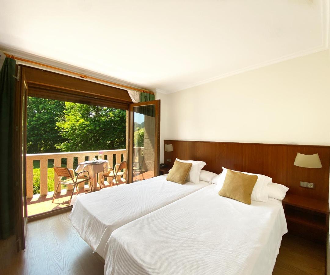 Hotel Entrerobles Sabaris Екстериор снимка